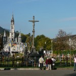 Vue des sanctuaires depuis la porte Saint Michel